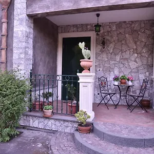 https://villa-caterina-alle-pendici-del-vulcano-etna.sicilyhotelsitaly.net